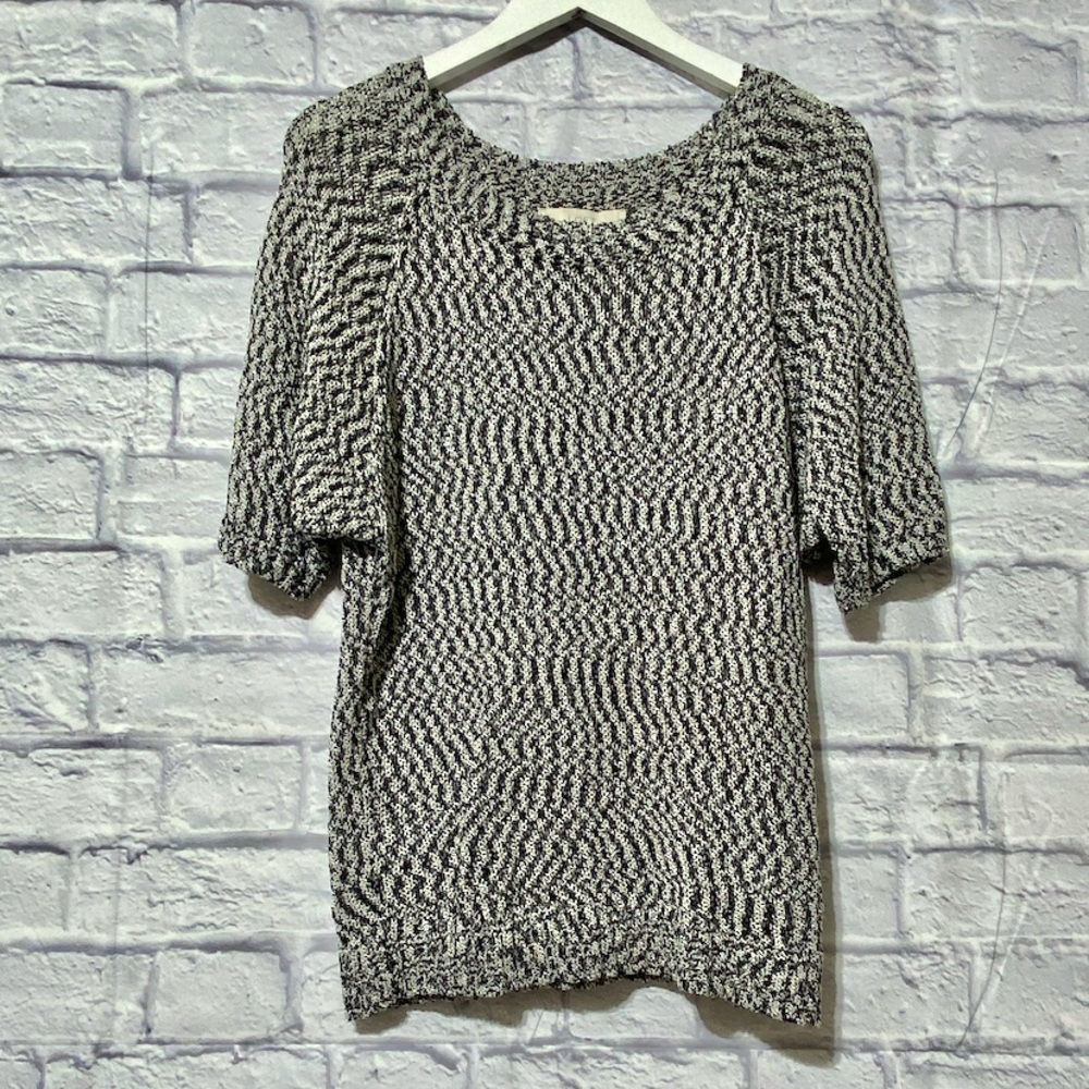 Loft light top like sweater with short sleeves